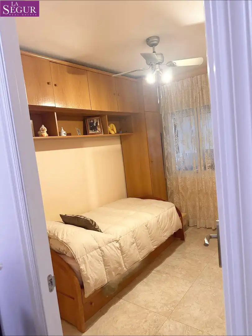 Habitación de Piso en venta en Cádiz con Calefacción