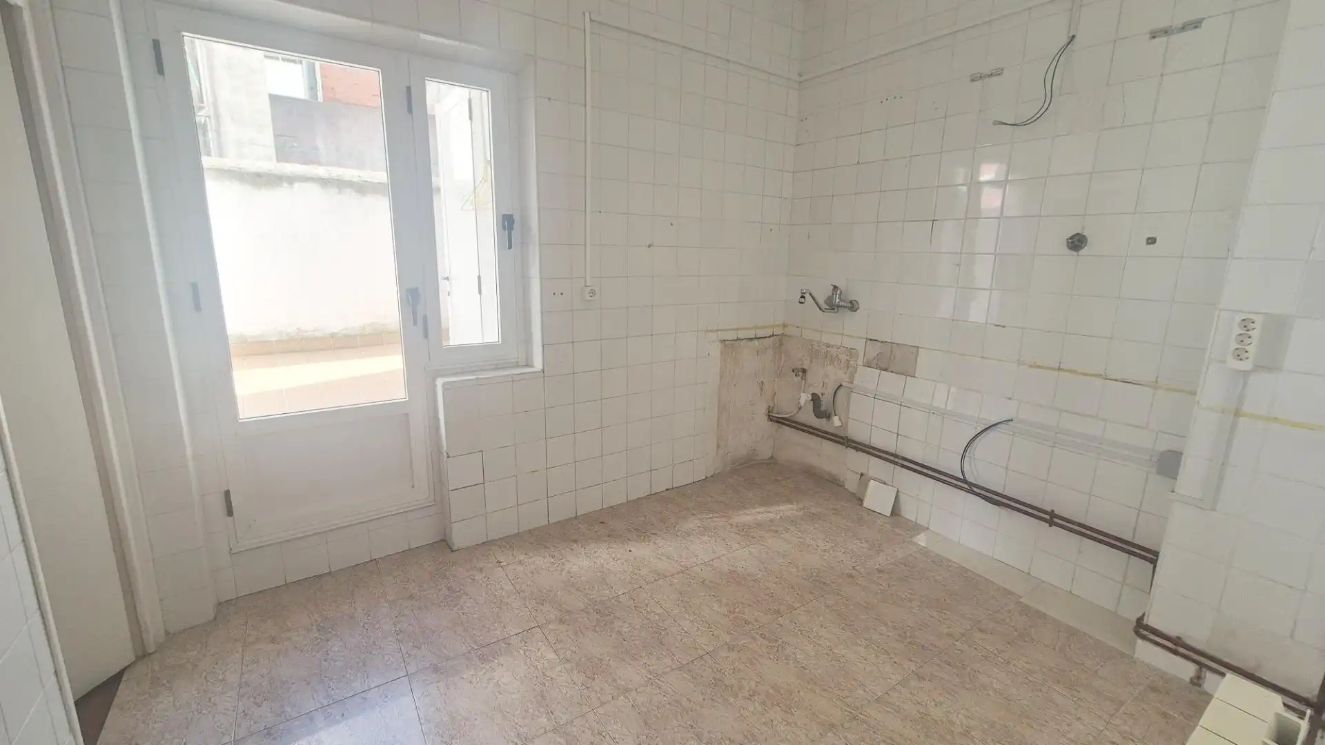 Kitchen of Flat for sale in Salamanca  with Heating