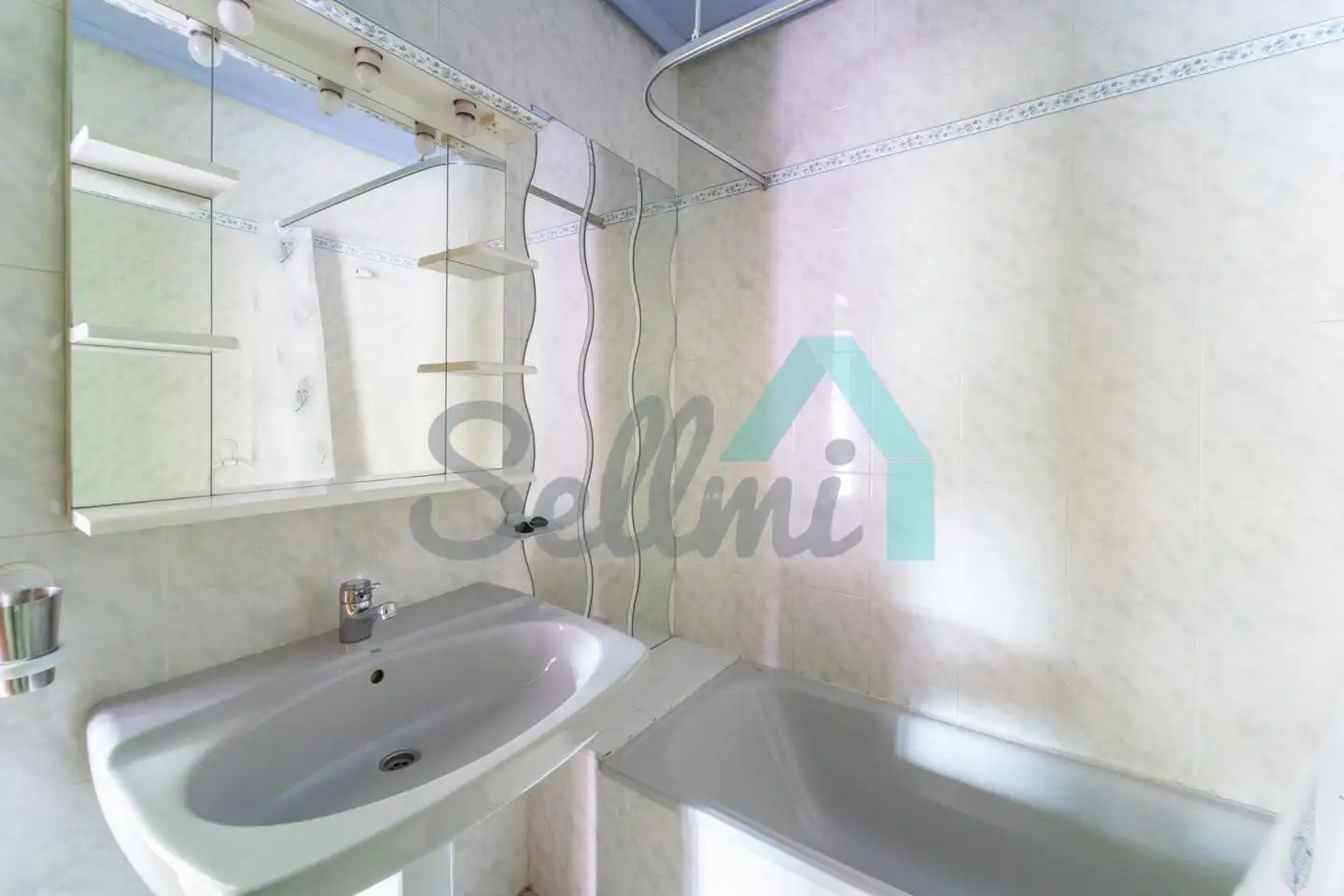 Bathroom of Flat for sale in Allande  with Heating, Terrace and Storage room