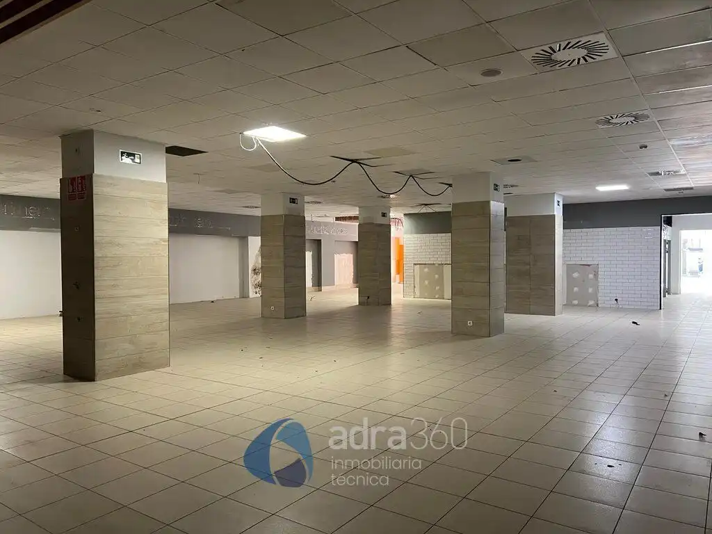Locale commerciale in affitto a Vara de Rey 32, imagen 3