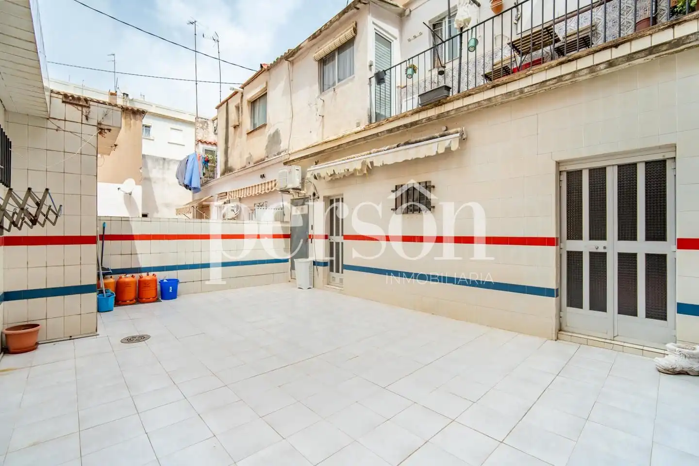 Vista exterior de Piso en venta en Valencia con Aire acondicionado, Terraza y Amueblado