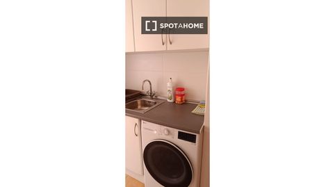 Foto 5 de Habitació a Avenida de Abril - 9 de Octubre, Sagunto / Sagunt