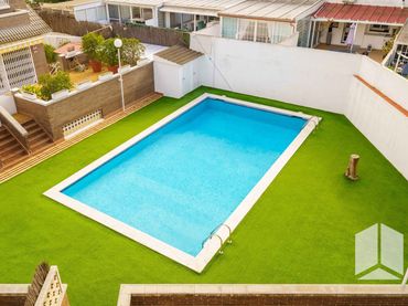 Casa a schiera con balcone in vendita a La Pineda