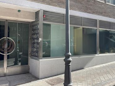 Local comercial en venda a Calle de Casado del Alisal