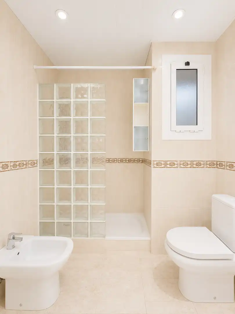 Bathroom of Flat for sale in Sabadell  with Balcony