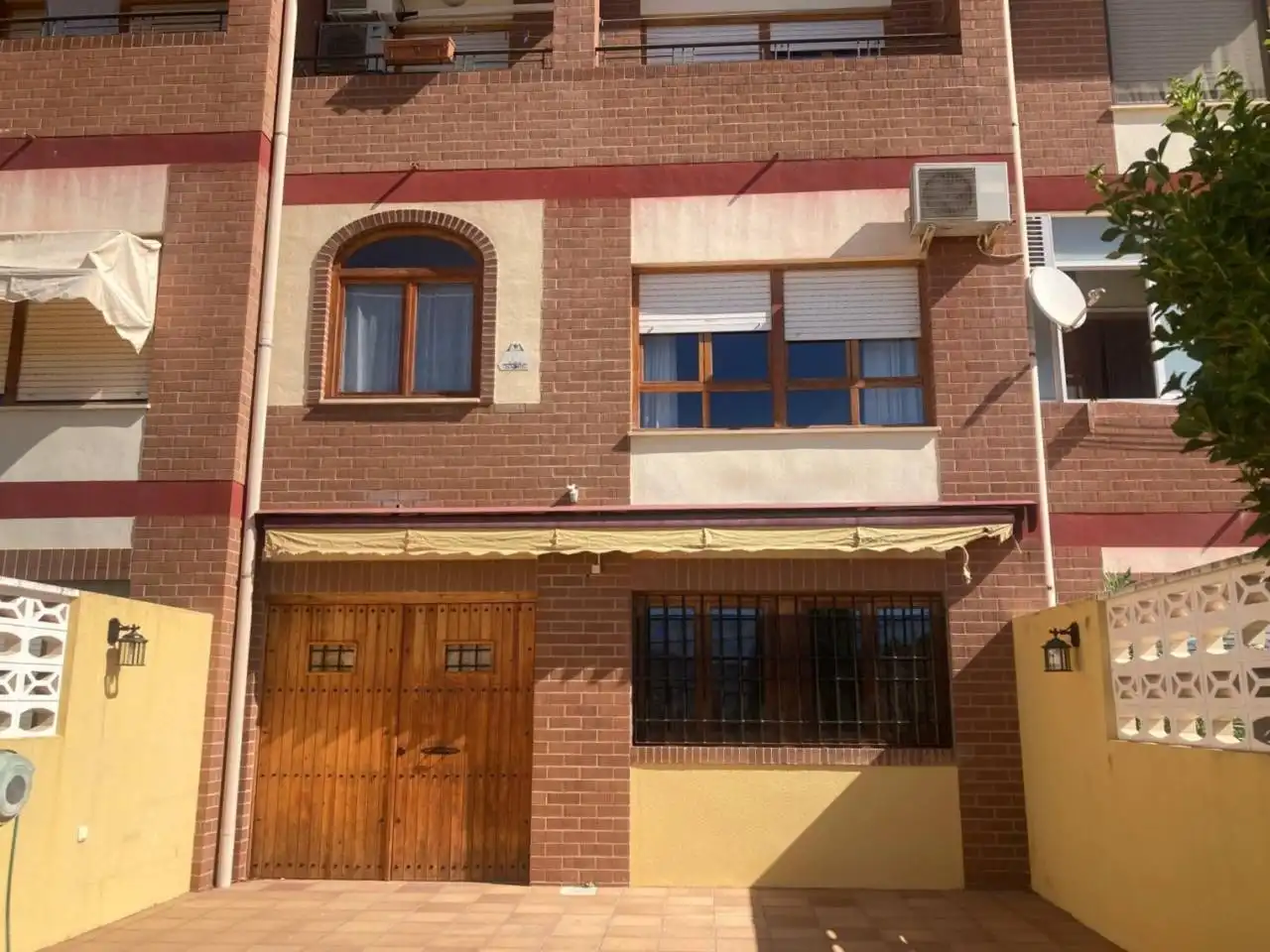 Casa a schiera con giardino in vendita a Calle Doctor Manuel Segura, imagen 2