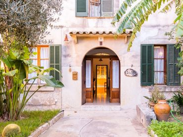 Chalet con jardín en venta en Pollença Poble