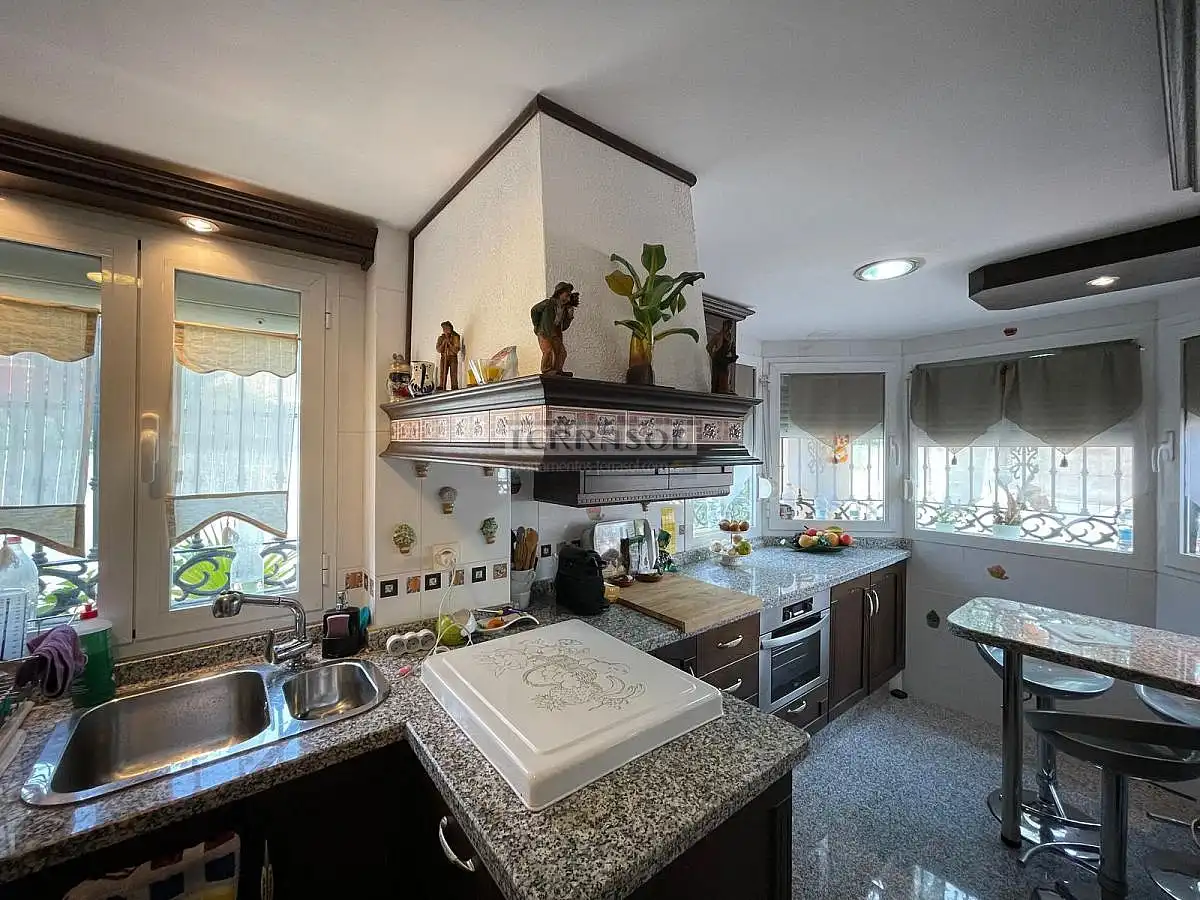 Cocina de Casa o chalet en venta en Vélez-Málaga con Aire acondicionado, Calefacción y Terraza