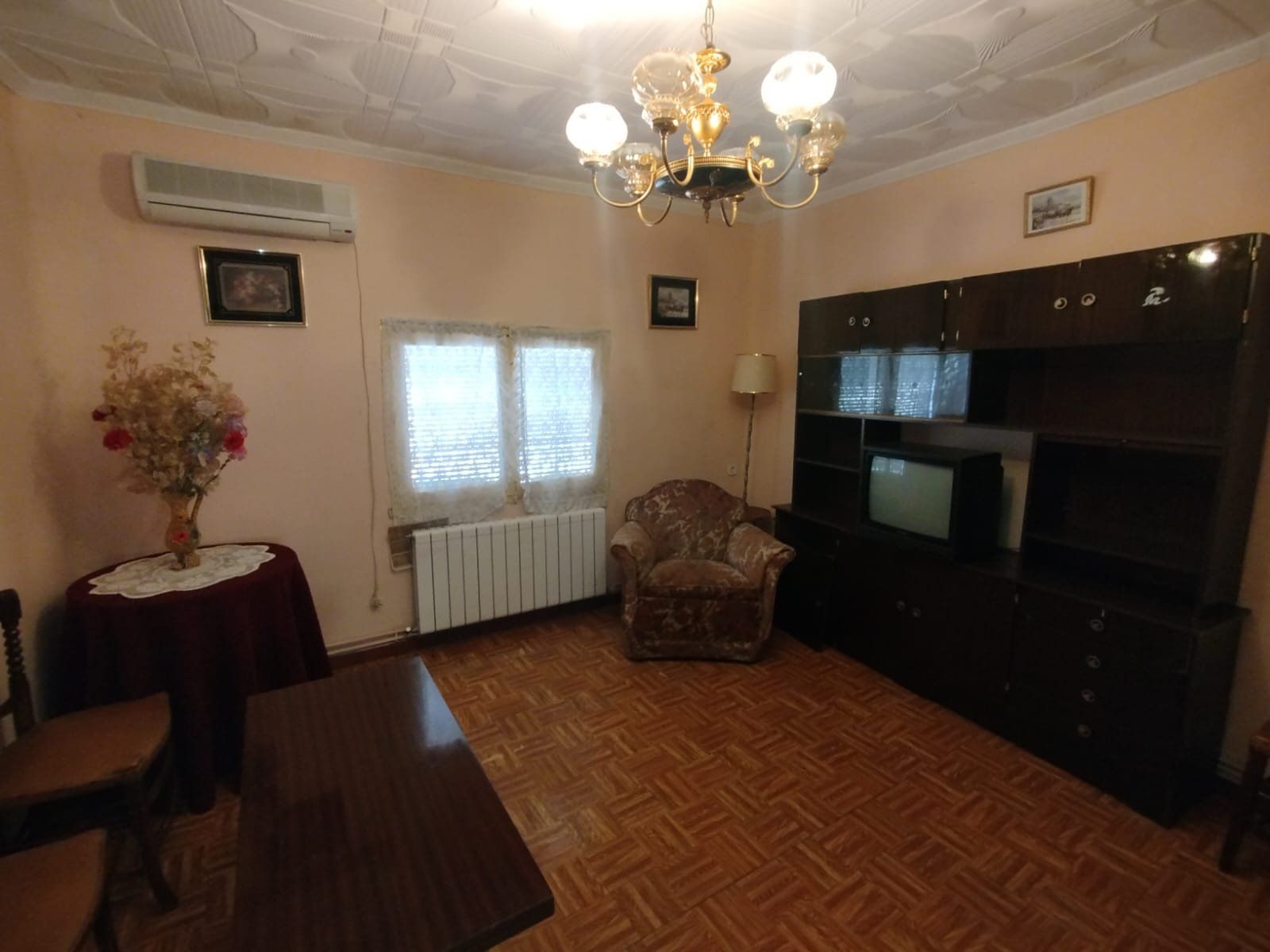 Sala de estar de Casa o chalet en venta en Quintanar de la Orden con Calefacción, Parquet y Terraza