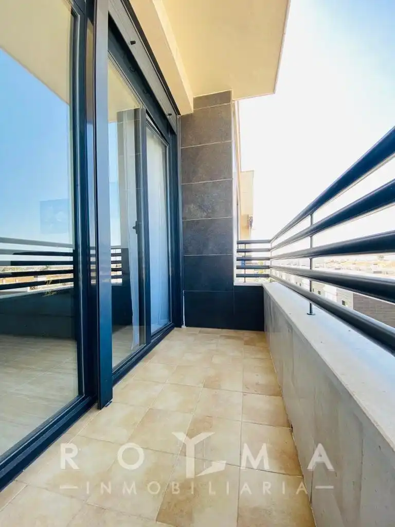 Terrasse von Wohnung zur Miete in Dos Hermanas mit Klimaanlage, Abstellraum und Balkon