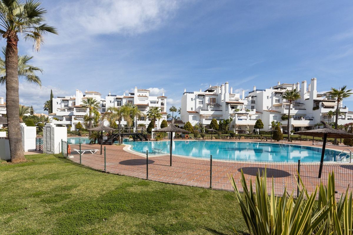 Vista exterior de Apartament de lloguer en Marbella amb Aire condicionat, Terrassa i Moblat