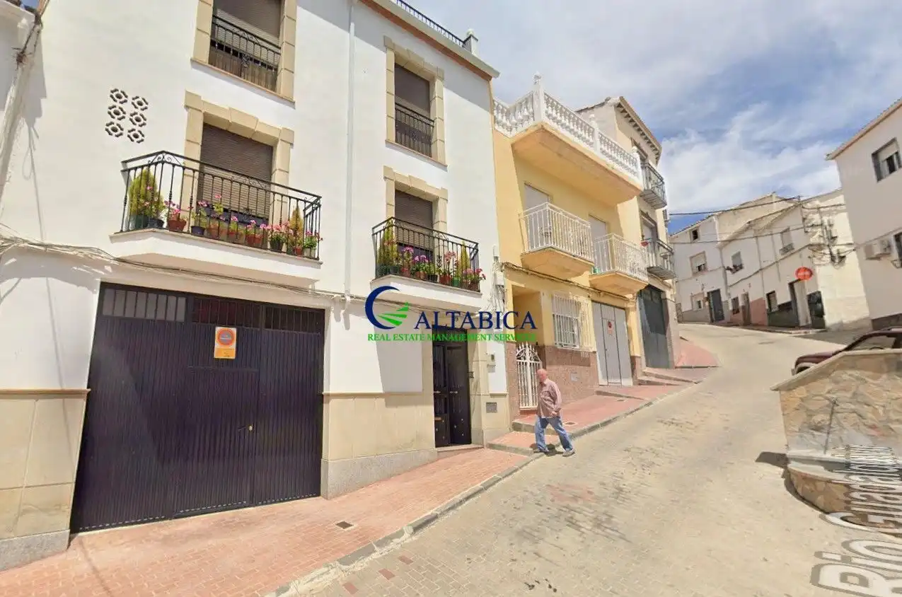 Vista exterior de Casa o chalet en venta en Huelma