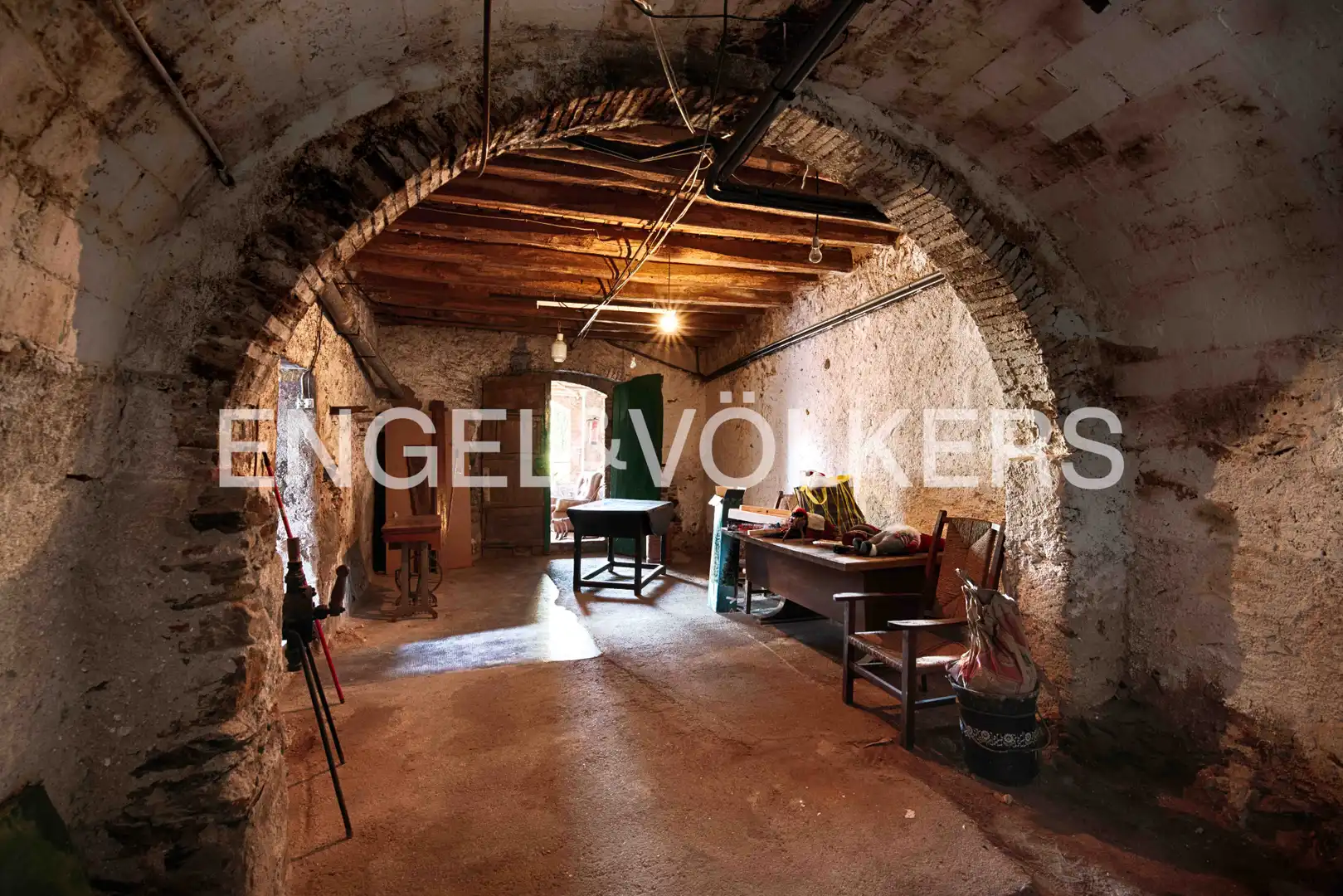 Casa adosada en venta en Garriguella con Calefacción, Jardín privado y Terraza