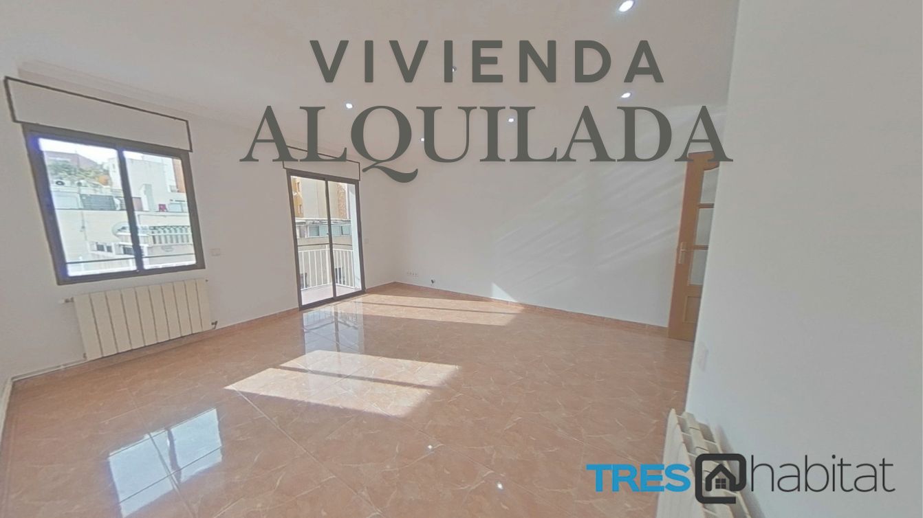 Dormitori de Pis en venda en Badalona amb Calefacció, Forn i Balcó