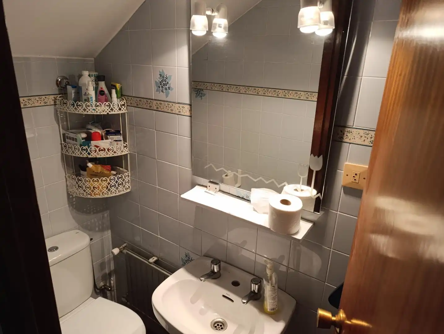 Baño de Casa adosada en venta en Sariñena con Calefacción, Jardín privado y Terraza