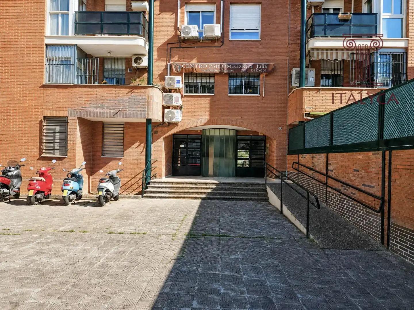 Exterior view of Flat for sale in Sevilla  with Air Conditioner, Heating and Terrace