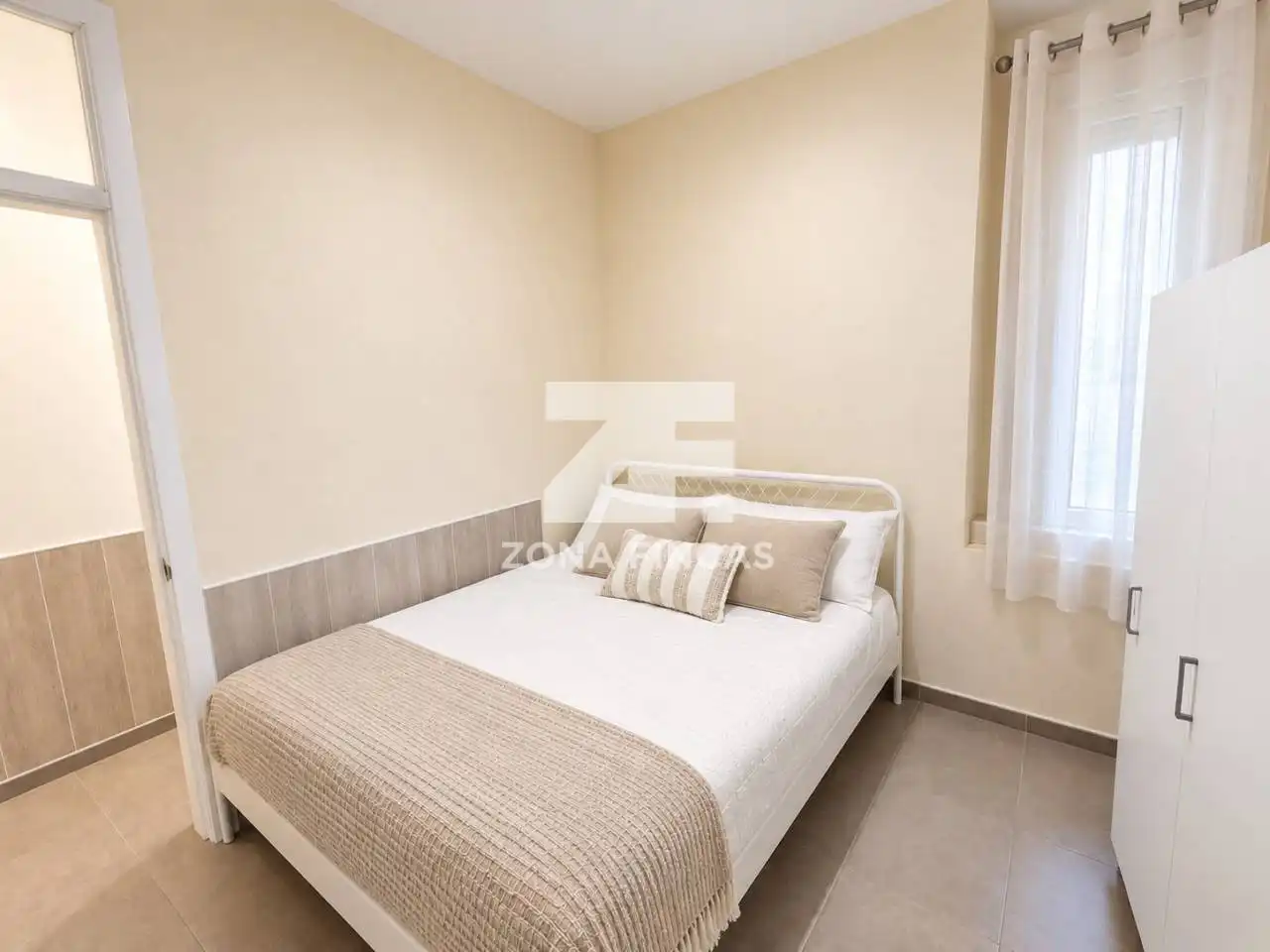 Schlafzimmer von Wohnung zum Verkauf in Badalona mit Klimaanlage, Heizung und Terrasse