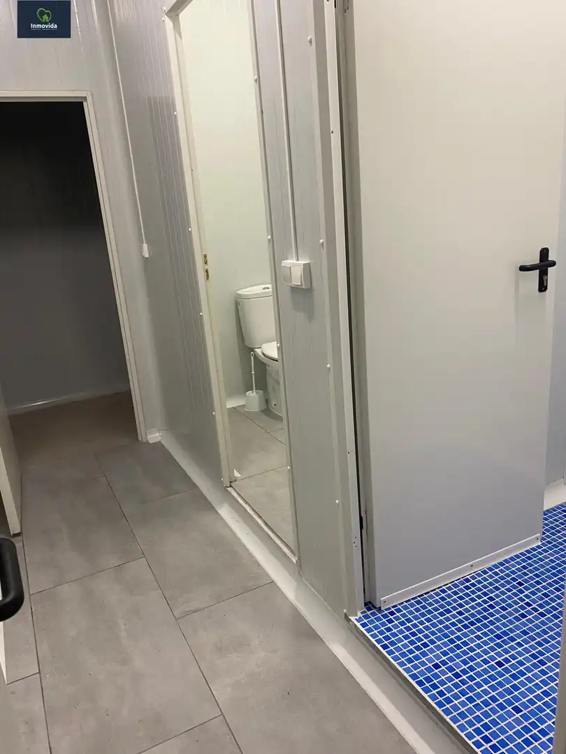 Badezimmer von Fabrikhallen zur Miete in Córdoba