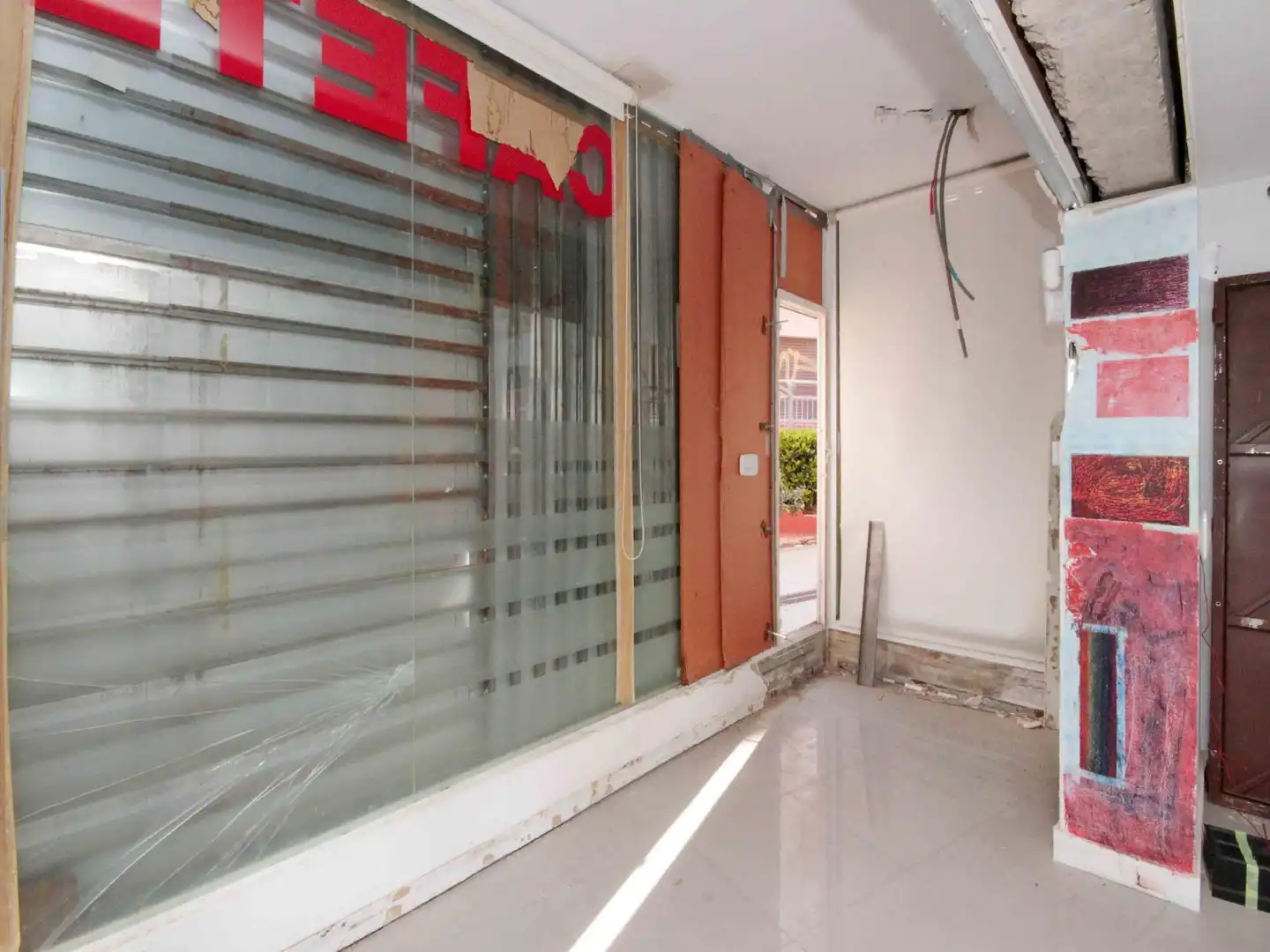 Local en venta en Cornellà de Llobregat