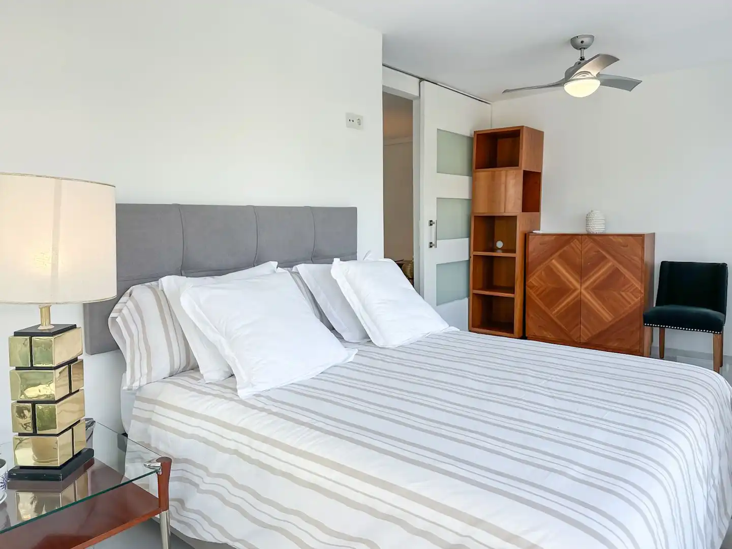 Habitación de Apartamento de alquiler en Marbella con Calefacción, Jardín privado y Amueblado