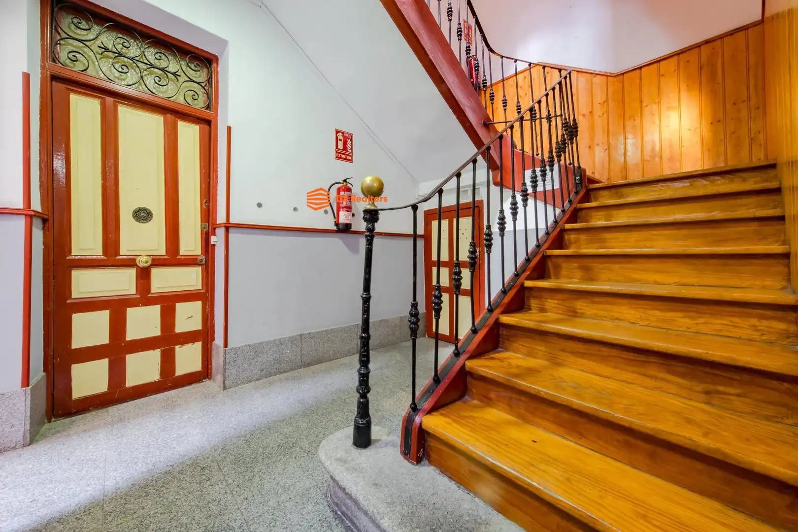 Flat for sale in Madrid  with Heating and Furnished