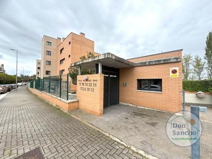 Exterior view of Flat for sale in Valladolid Capital  with Heating, Terrace and Swimming Pool