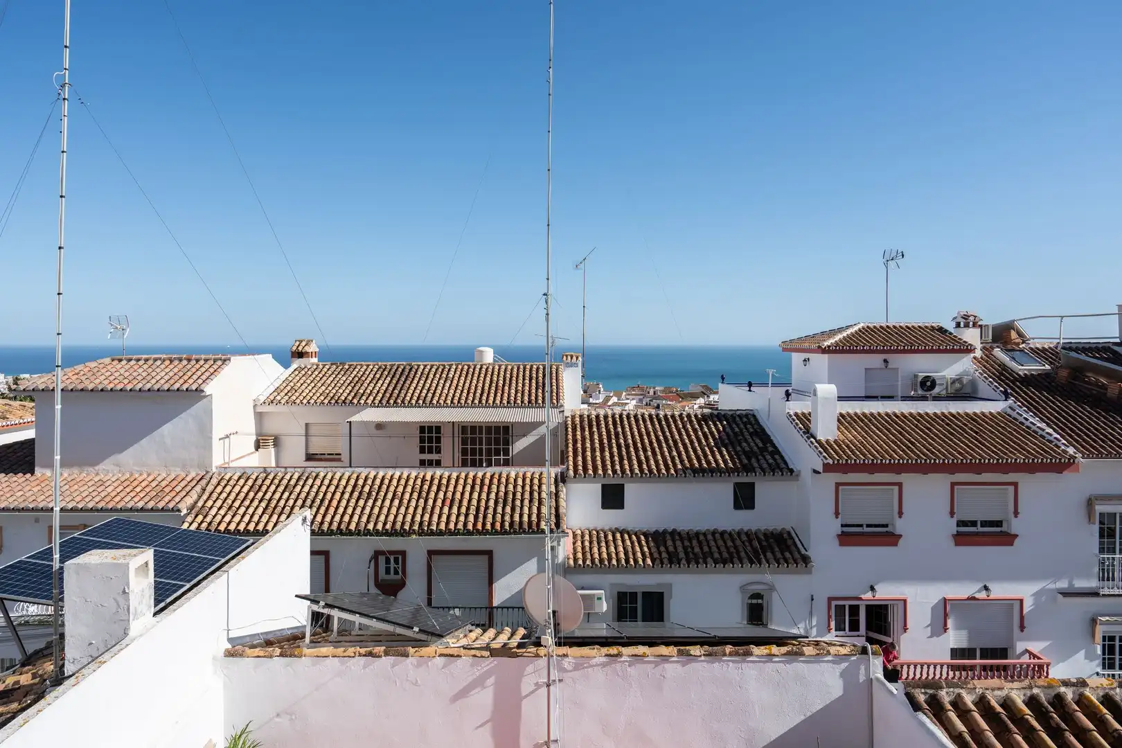 Vista exterior de Casa adosada en venda en Benalmádena amb Terrassa i Balcó
