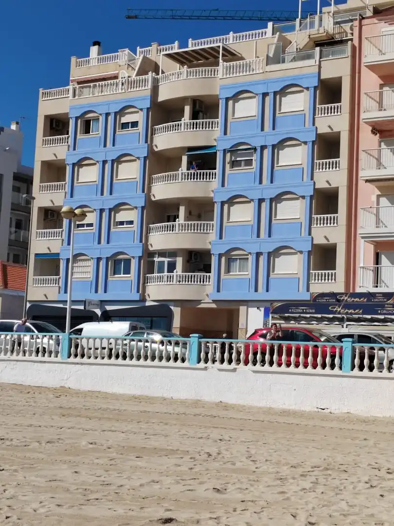 Flat with pool for sale in Playa de los Locos