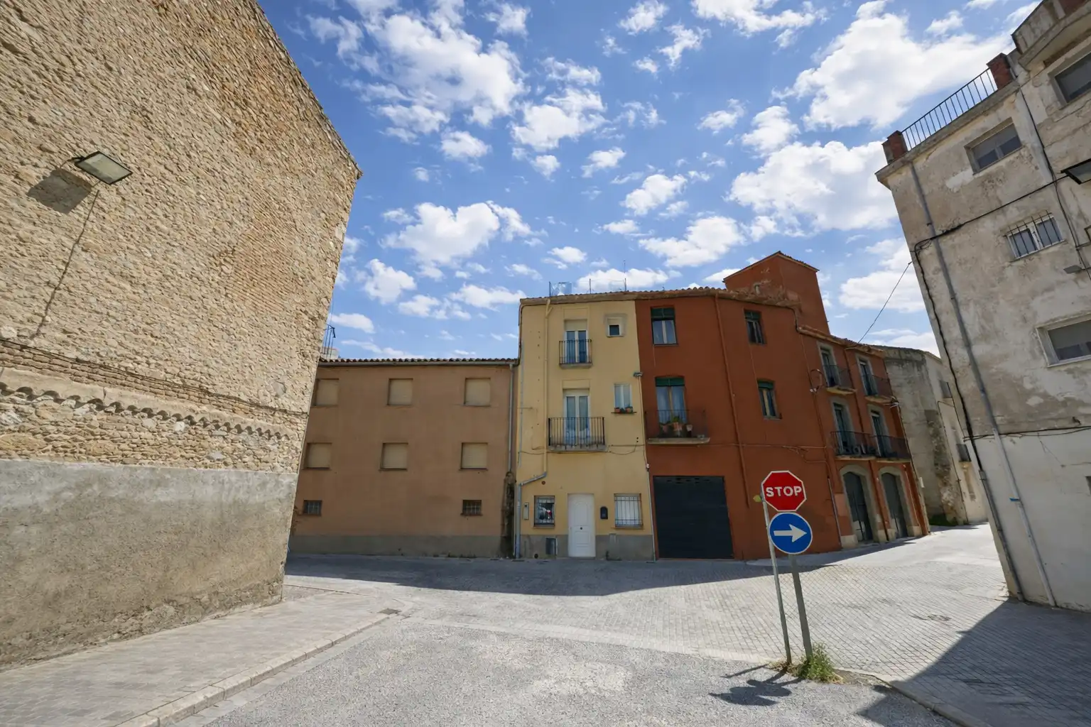 Vista exterior de Casa adosada en venda en La Pera amb Terrassa