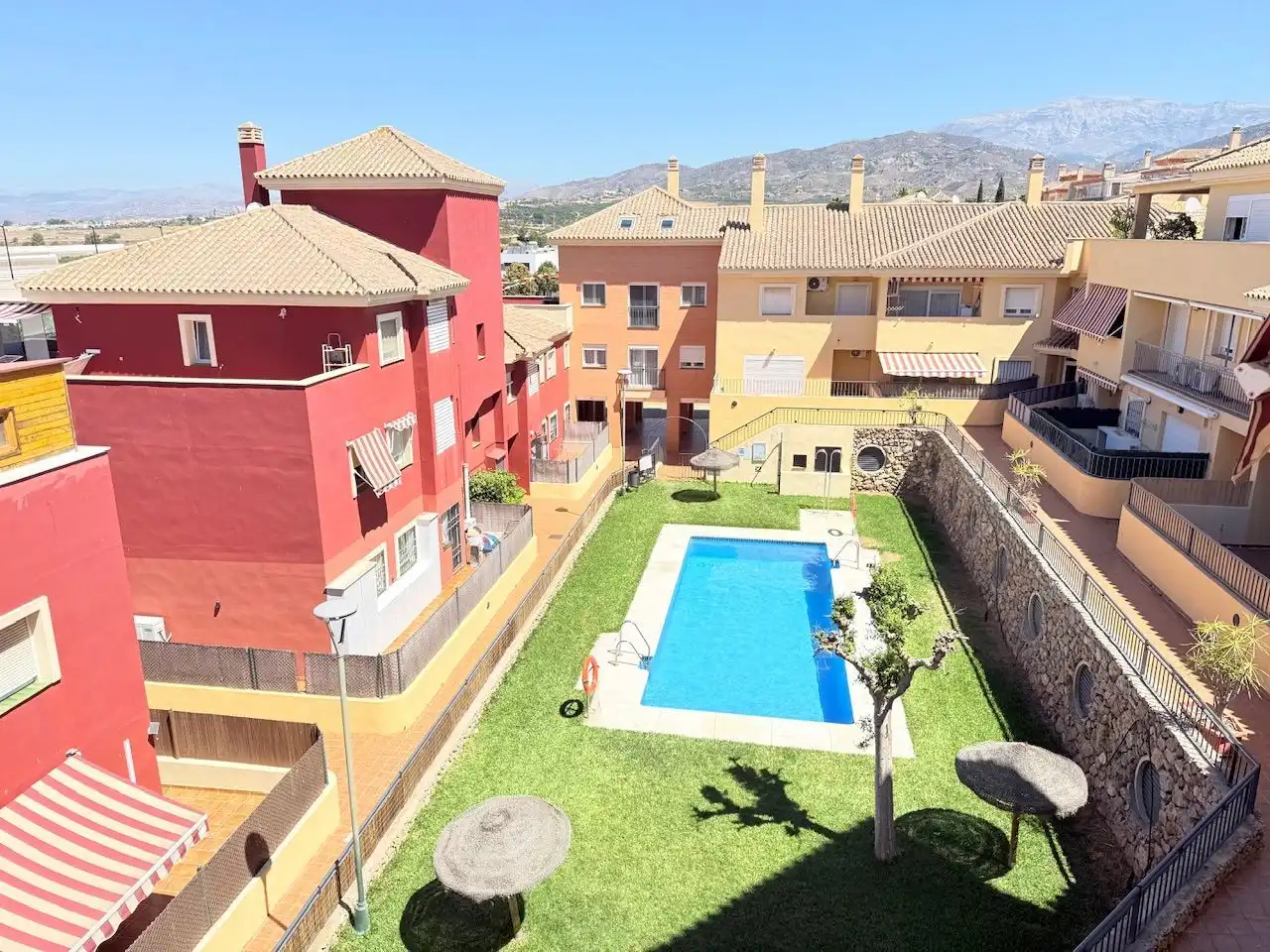 Exterior view of Attic for sale in Vélez-Málaga  with Air Conditioner, Heating and Terrace