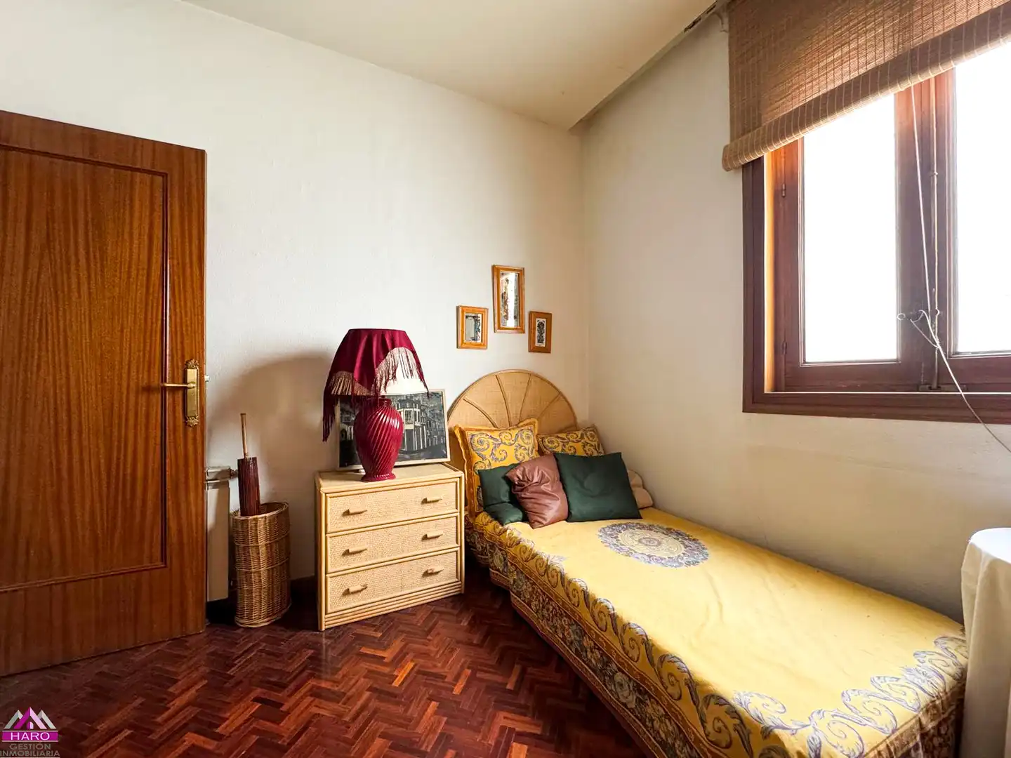 Habitación de Piso en venta en Madrid con Calefacción, Trastero y Balcón