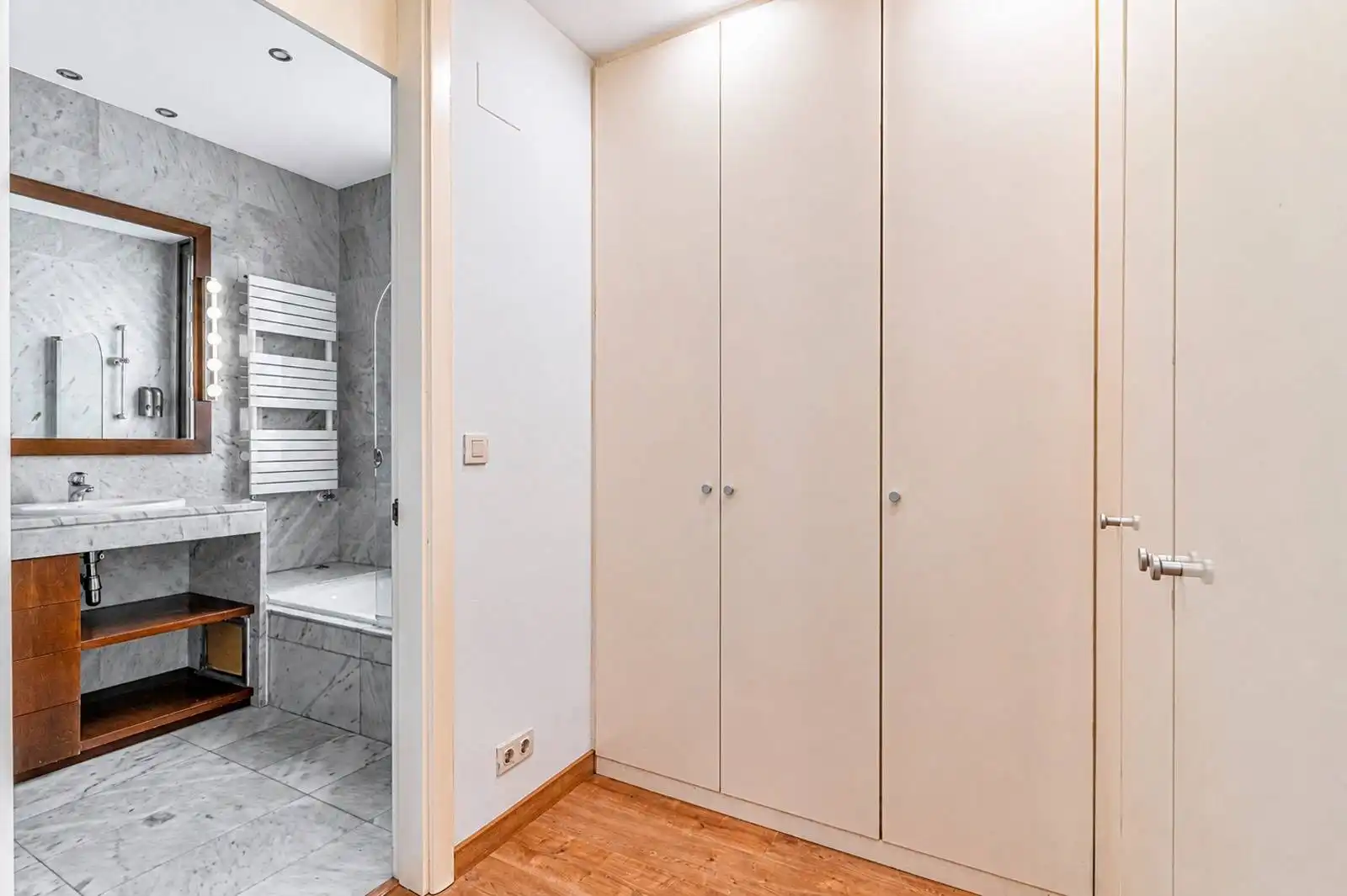 Haus oder Chalet zum Verkauf in Sant Vicenç de Montalt mit Klimaanlage, Heizung und Privatgarten