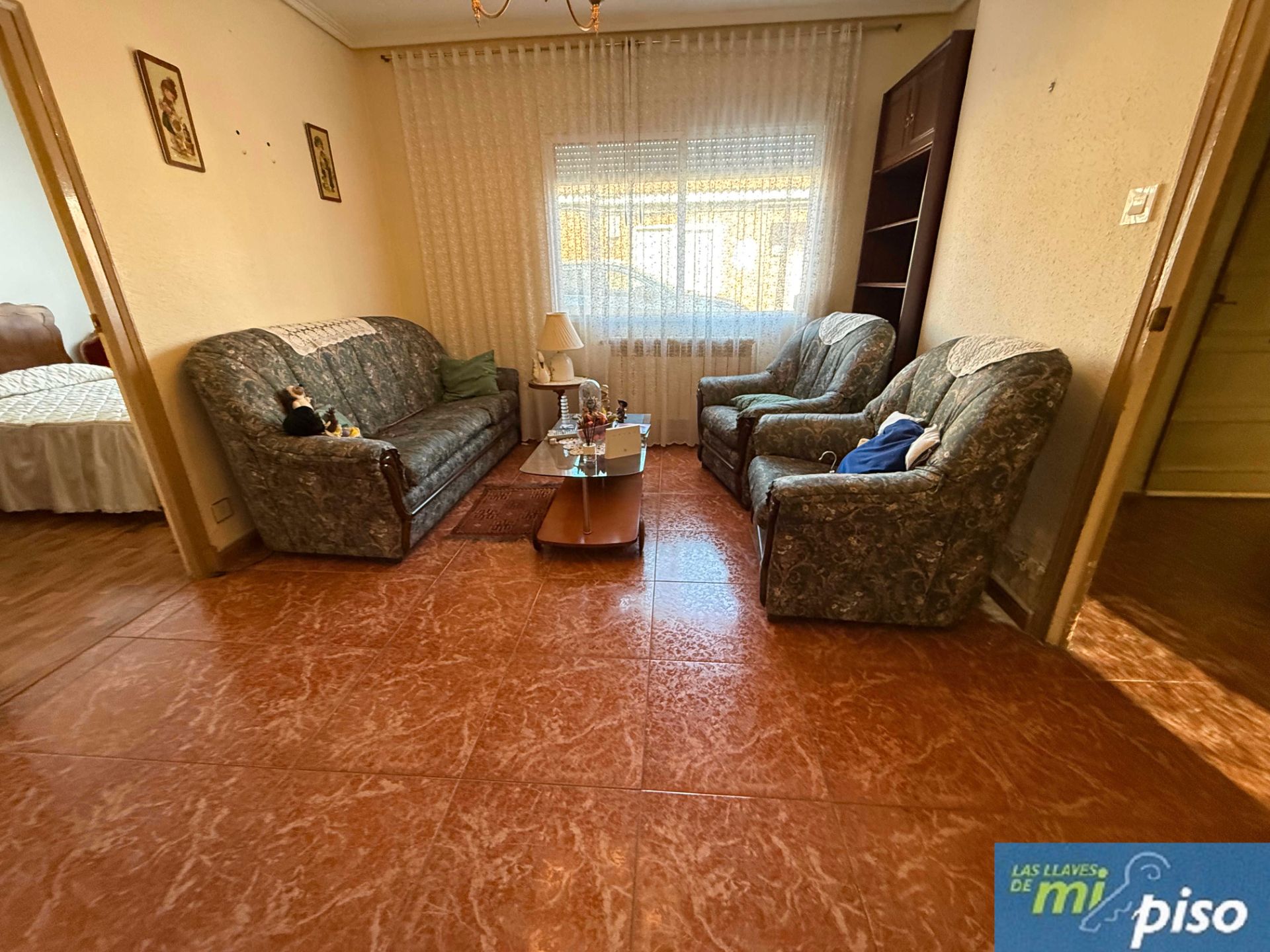 Living room of Single-family semi-detached for sale in Santovenia de Pisuerga  with Heating, Private garden and Parquet flooring