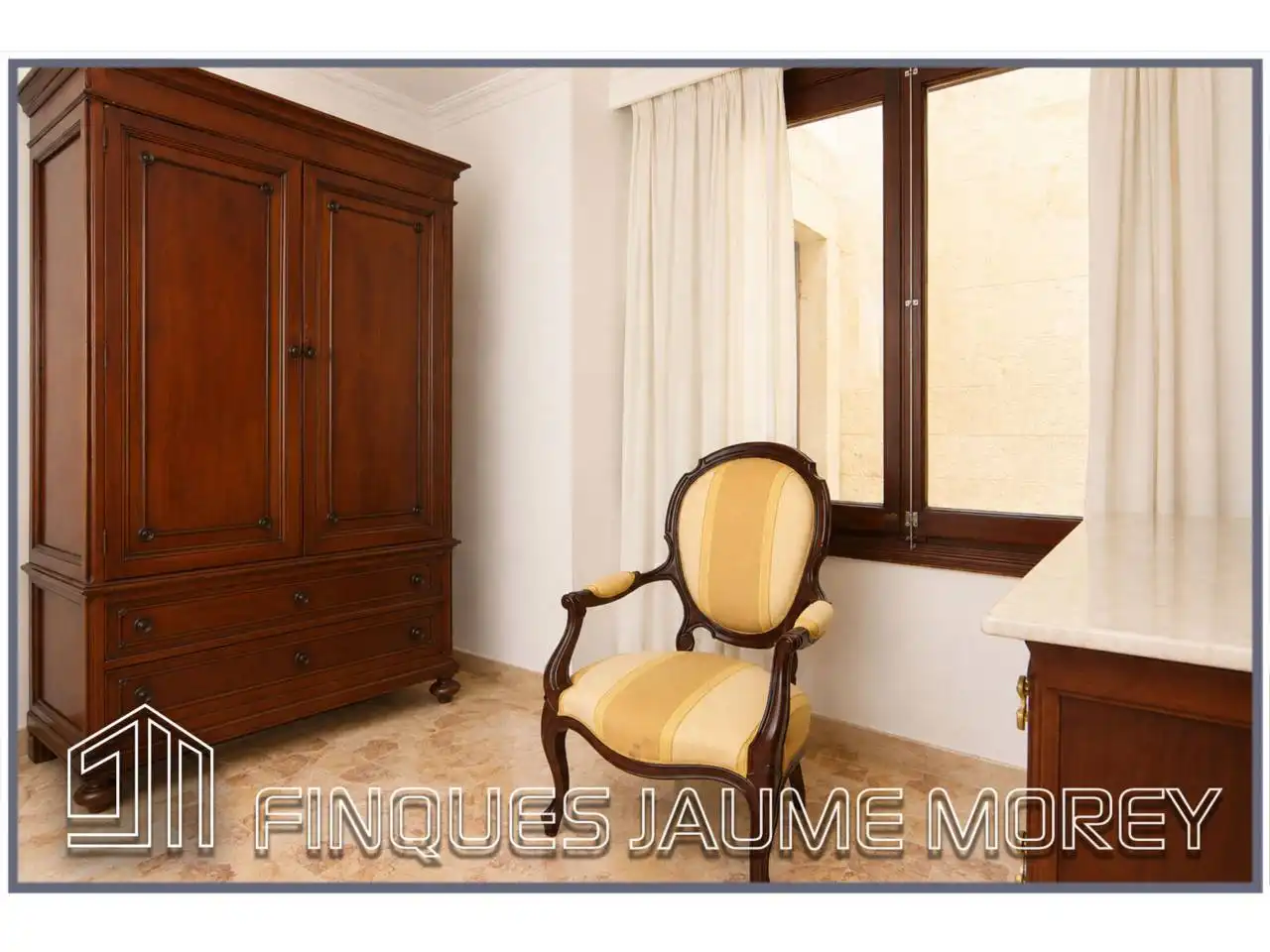 Sala de estar de Piso en venta en Lloseta con Terraza, Trastero y Amueblado