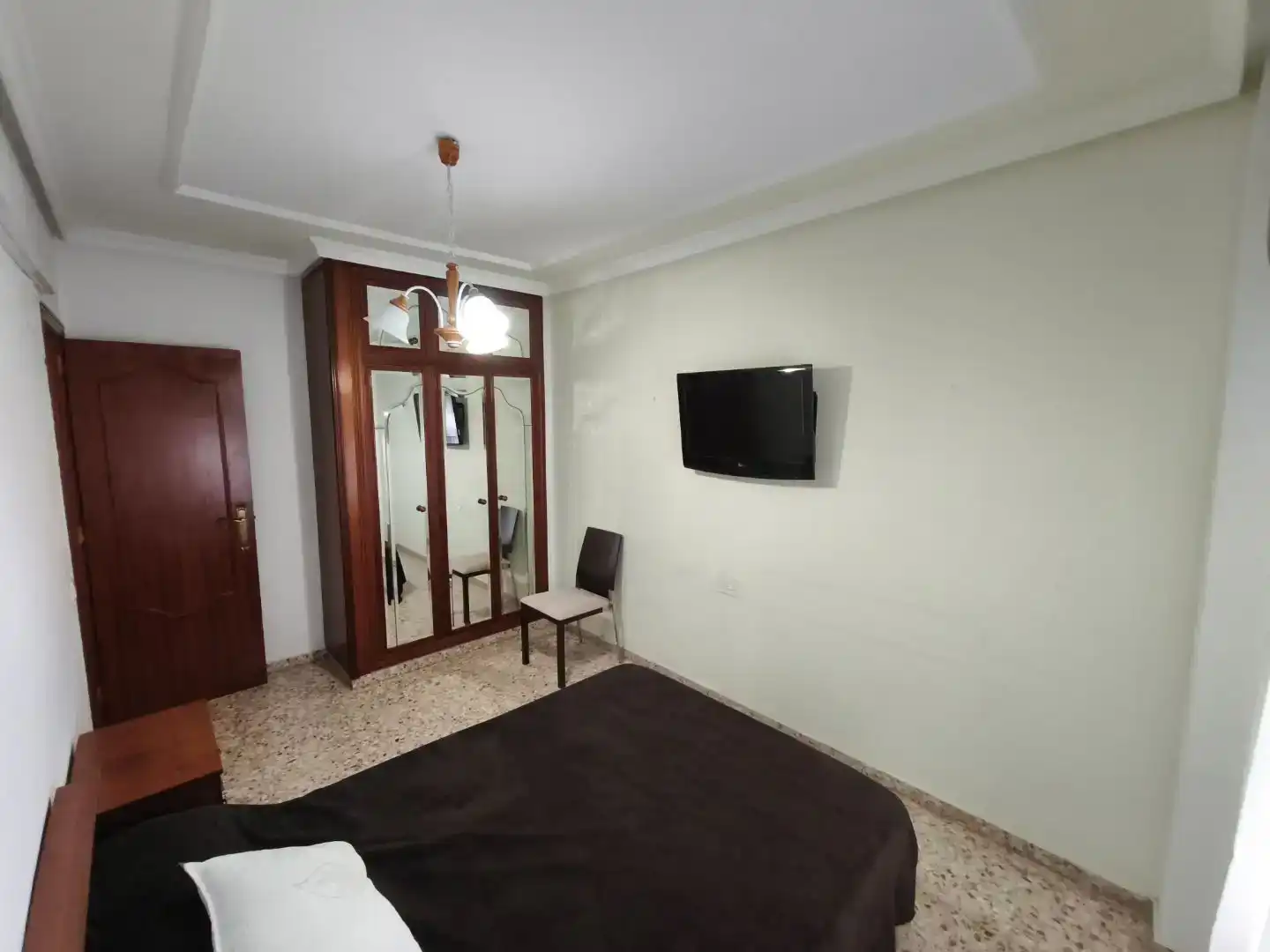 Habitación de Piso para compartir en Las Trescientas - San Francisco - Ciudad Vergel  