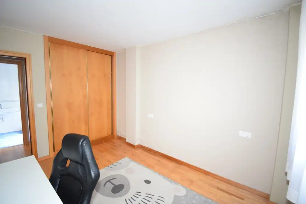Habitación de Casa adosada en venta en Miño con Calefacción, Jardín privado y Amueblado