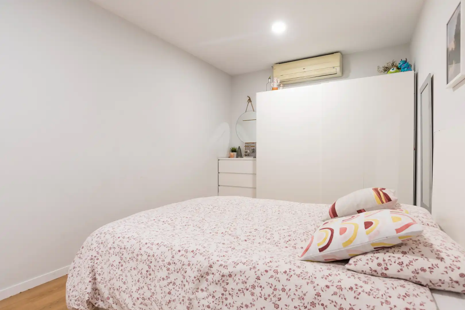 Habitación de Nave industrial en venta en Madrid