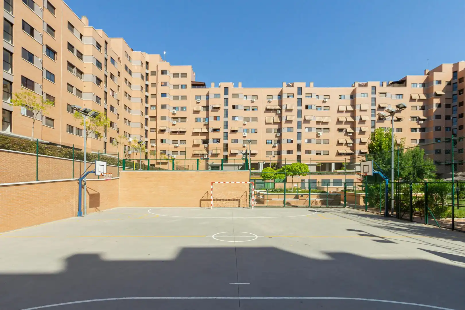 Vista exterior de Pis de lloguer en Madrid amb Aire condicionat, Calefacció i Jardí privat