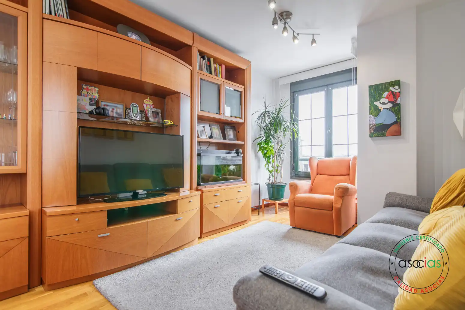 Sala d'estar de Pis en venda en Gijón  amb Calefacció, Parquet i Traster