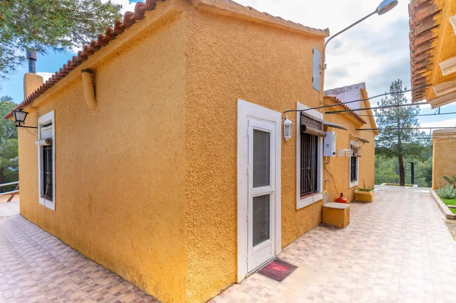 Vista exterior de Casa o xalet en venda en Mula amb Parquet, Terrassa i Moblat