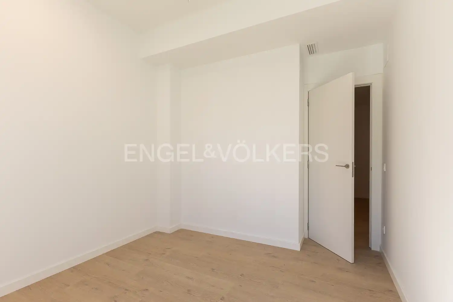 Habitación de Piso de alquiler en Valencia con Aire acondicionado, Calefacción y Parquet