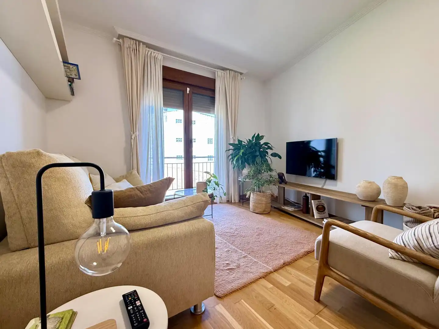 Sala d'estar de Pis en venda en O Grove   amb Calefacció, Terrassa i Traster