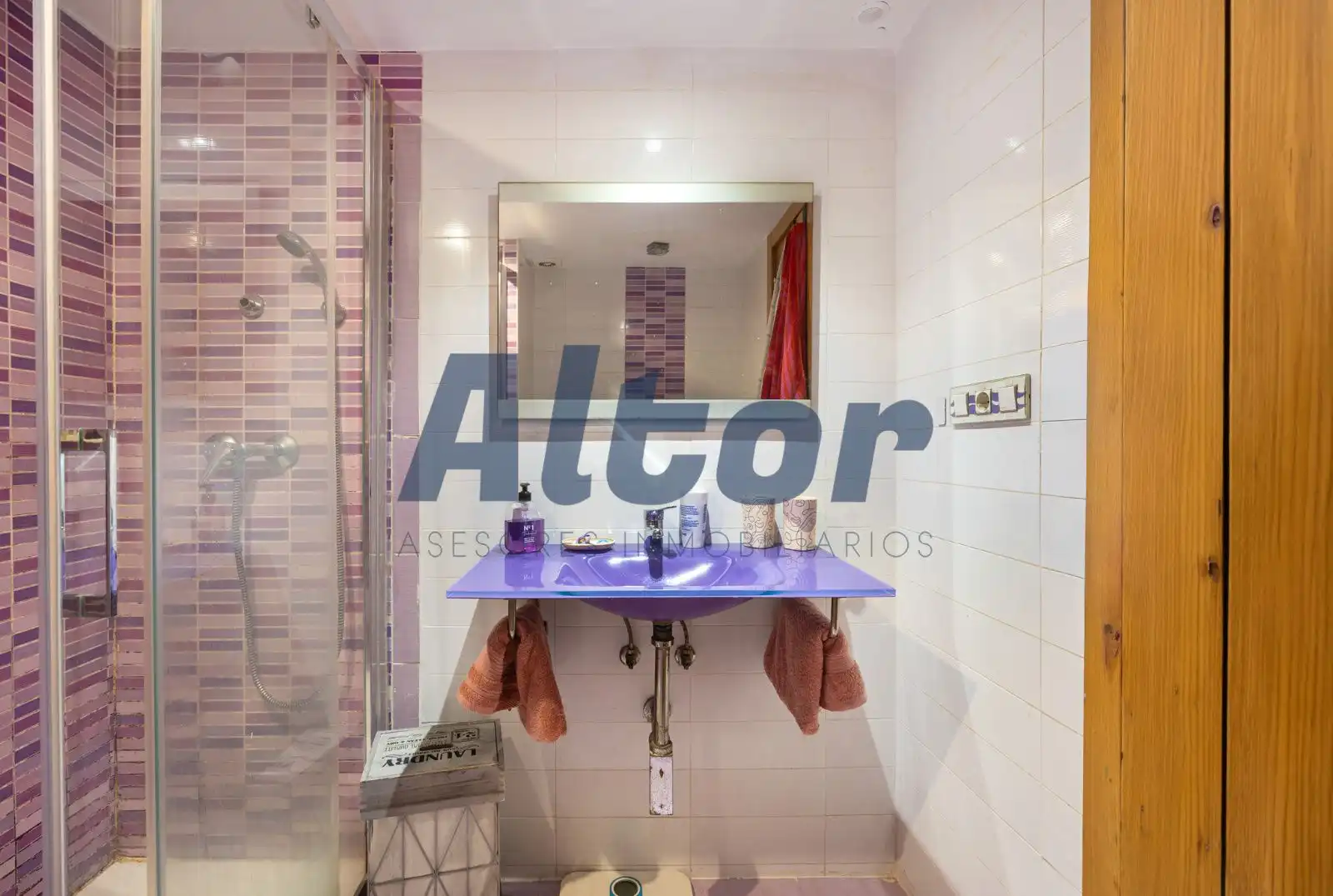 Bathroom of Flat for sale in Fuenlabrada  with Heating, Terrace and Swimming Pool