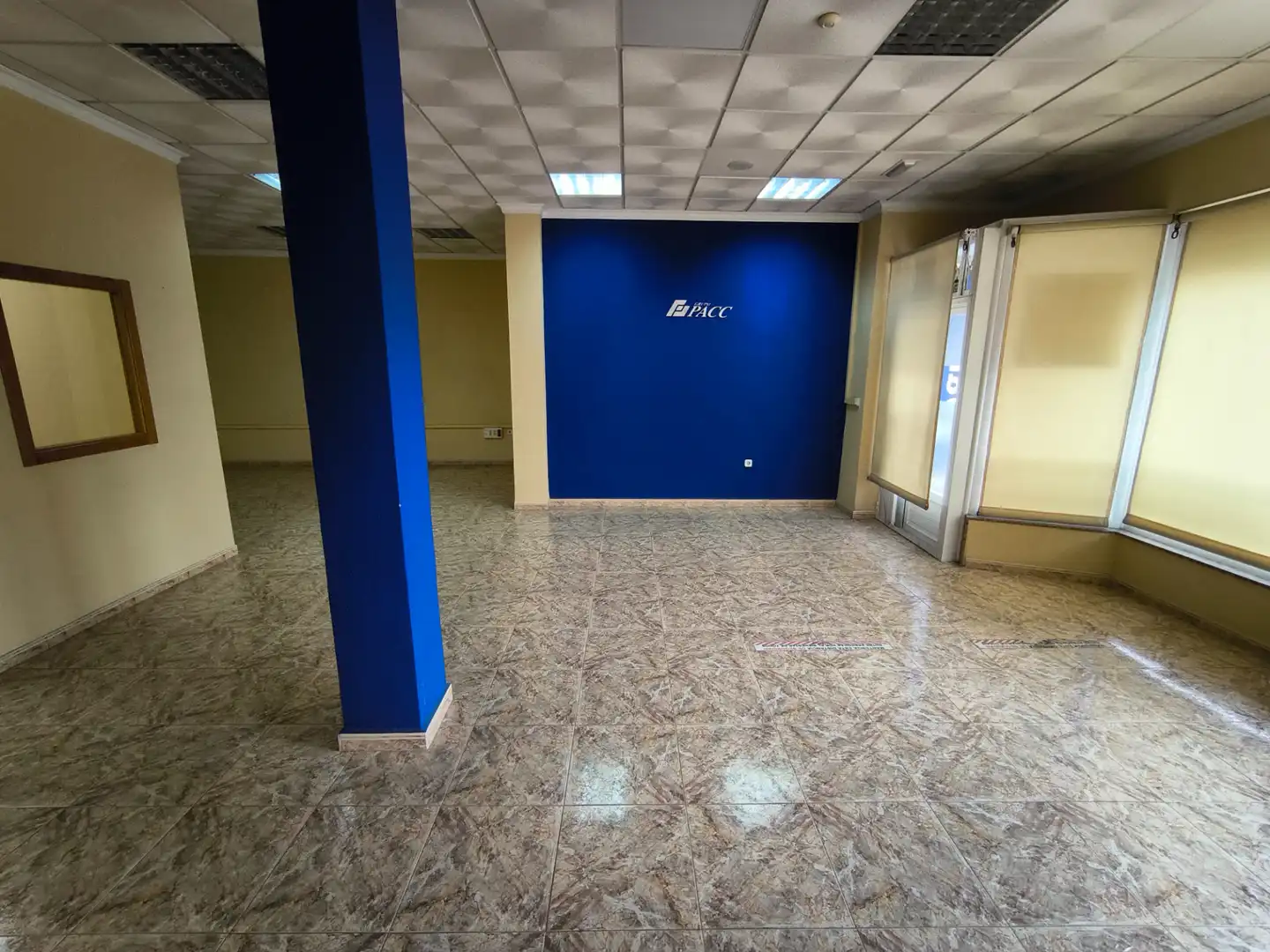 Local comercial de lloguer a Calle del Submarino 2, imagen 3