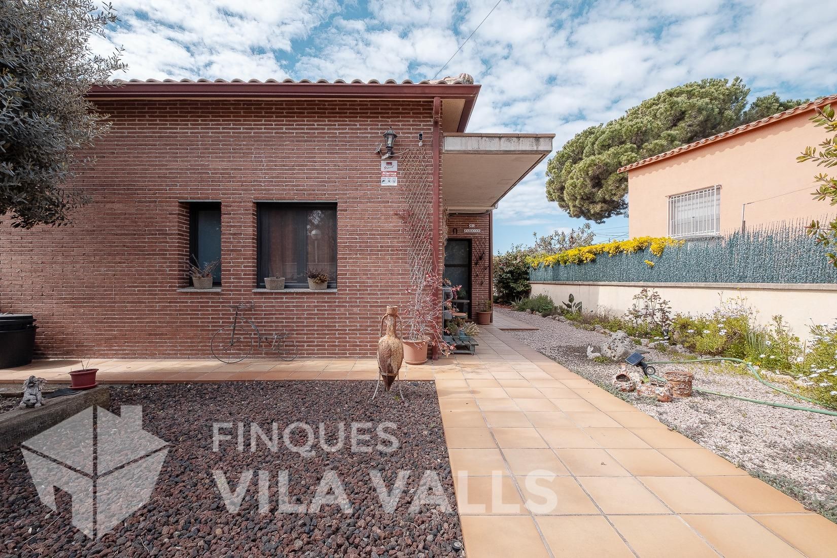 Exterior view of House or chalet for sale in Santa Eulàlia de Ronçana  with Heating and Private garden
