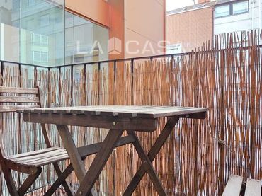 Piso con balcón en venta en Calle de Gabilondo