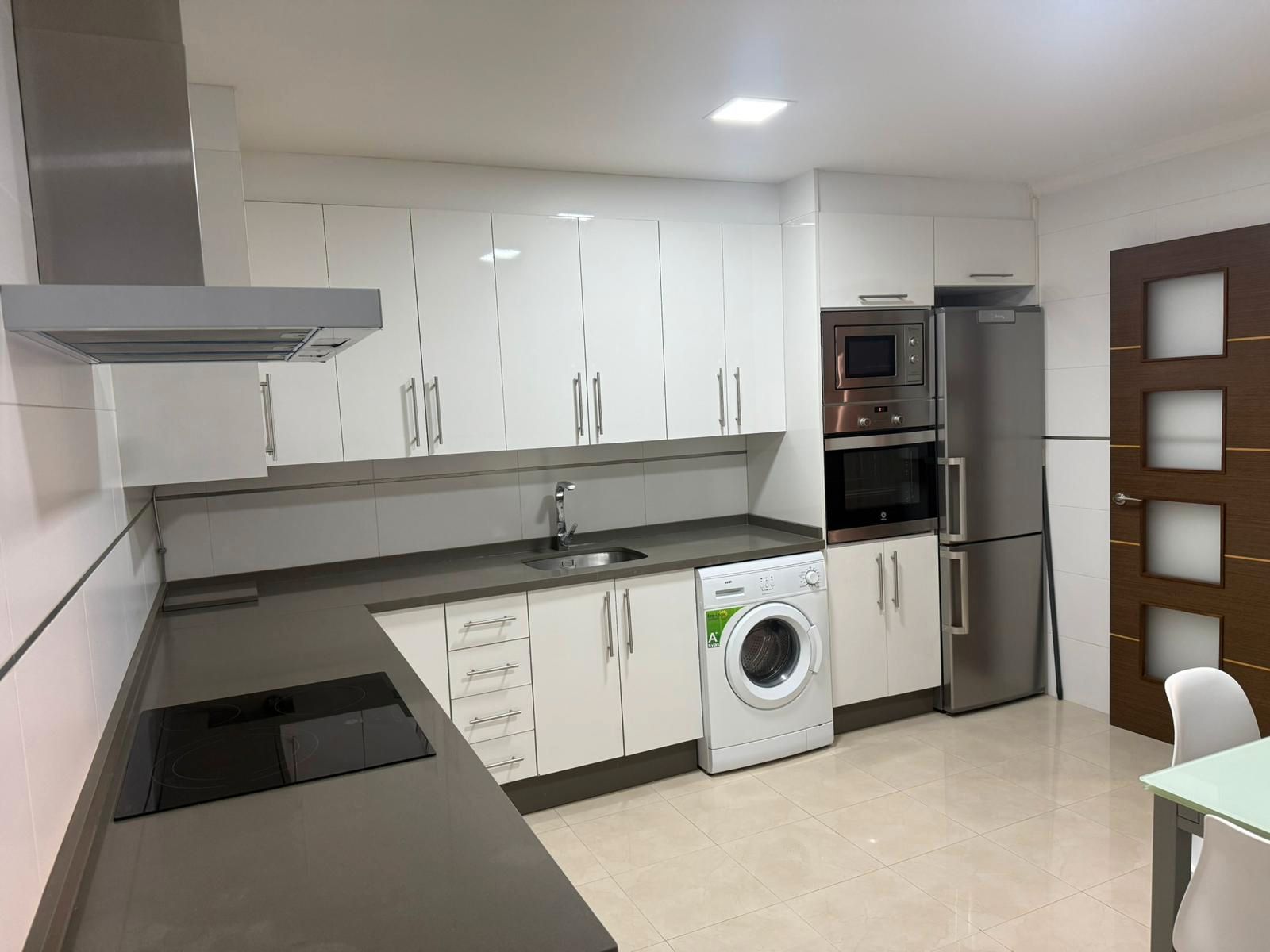 Cuina de Àtic en venda en  Melilla Capital amb Aire condicionat, Calefacció i Terrassa