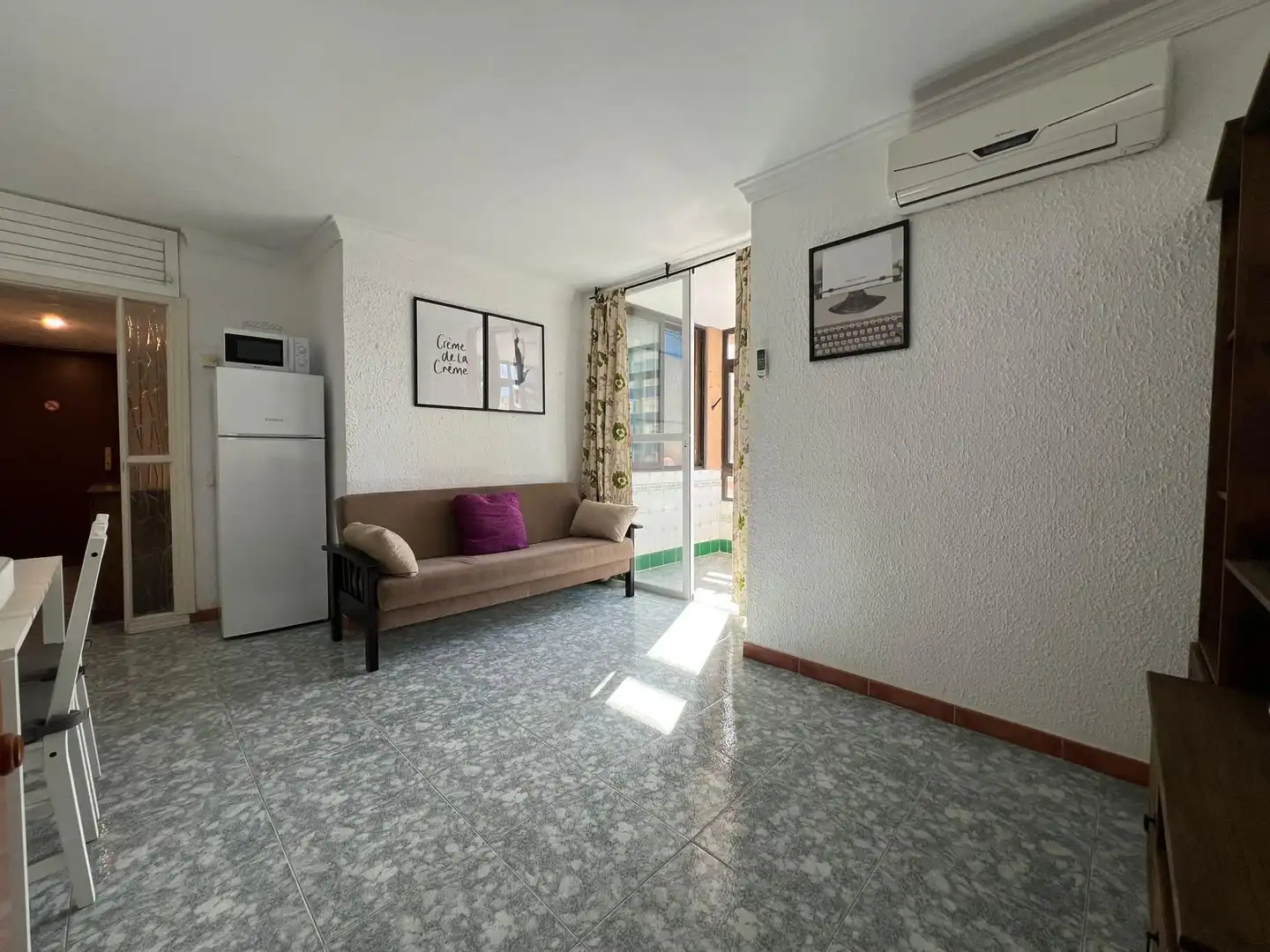 Wohnzimmer von Wohnungen zur Miete in Fuengirola mit Klimaanlage, Terrasse und Gemeinschaftspool