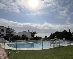 Piscina de Apartament en venda en Estepona amb Aire condicionat, Calefacció i Parquet