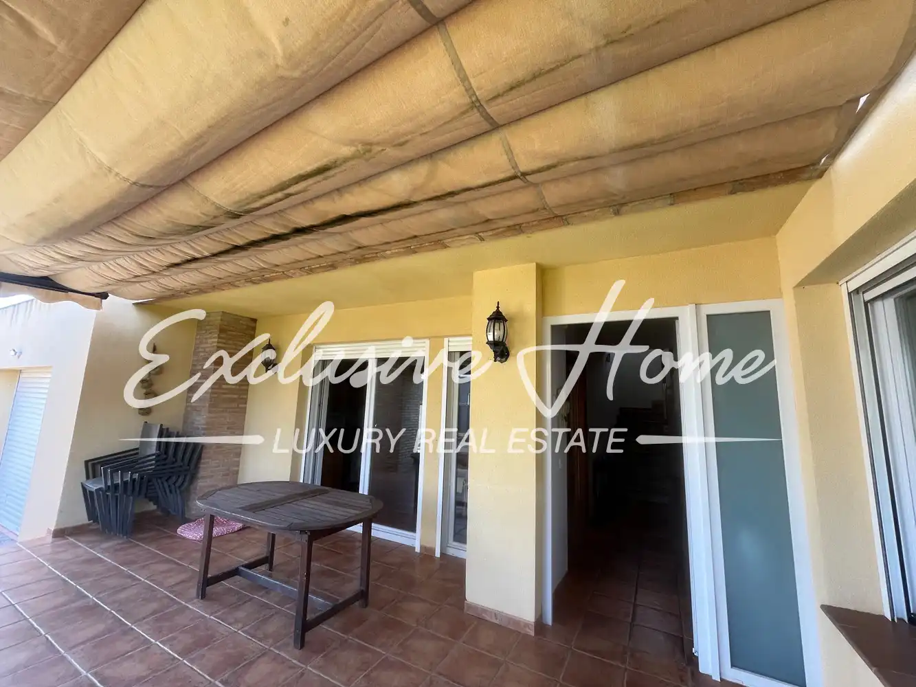 Chalet con jardín en venta en Carrer Illa Carallot 10, imagen 3